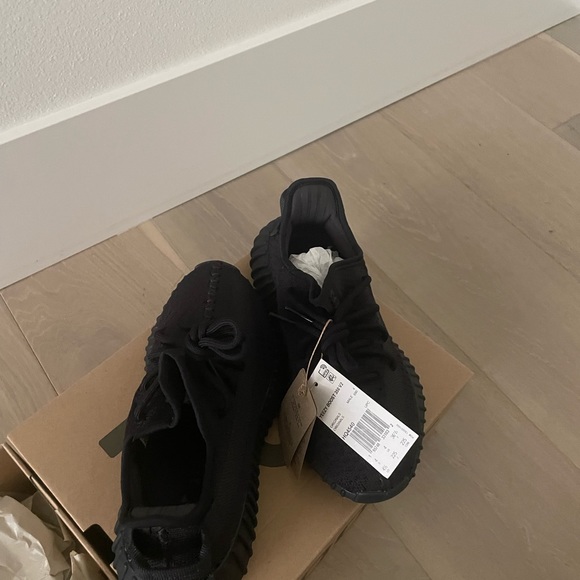 Authentic yeezy - Picture 6 of 9